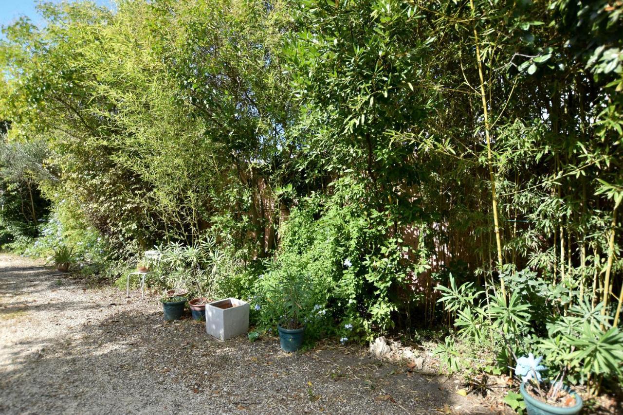 Moulin Rose, Parking - Jardin Apartment Arles Exterior photo