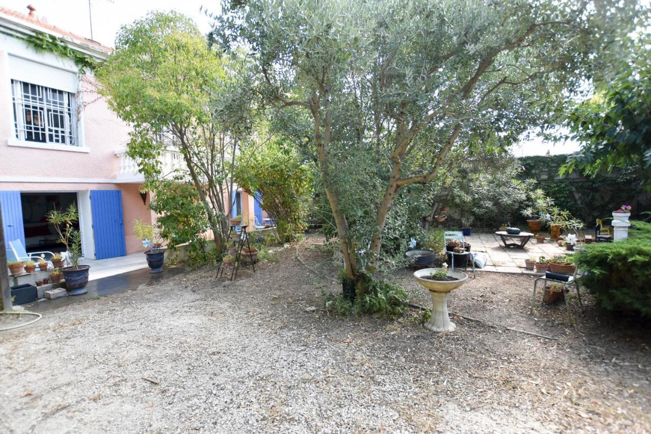 Moulin Rose, Parking - Jardin Apartment Arles Exterior photo