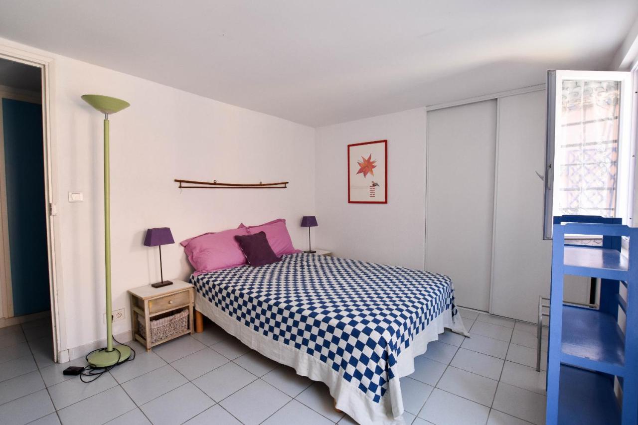 Moulin Rose, Parking - Jardin Apartment Arles Exterior photo